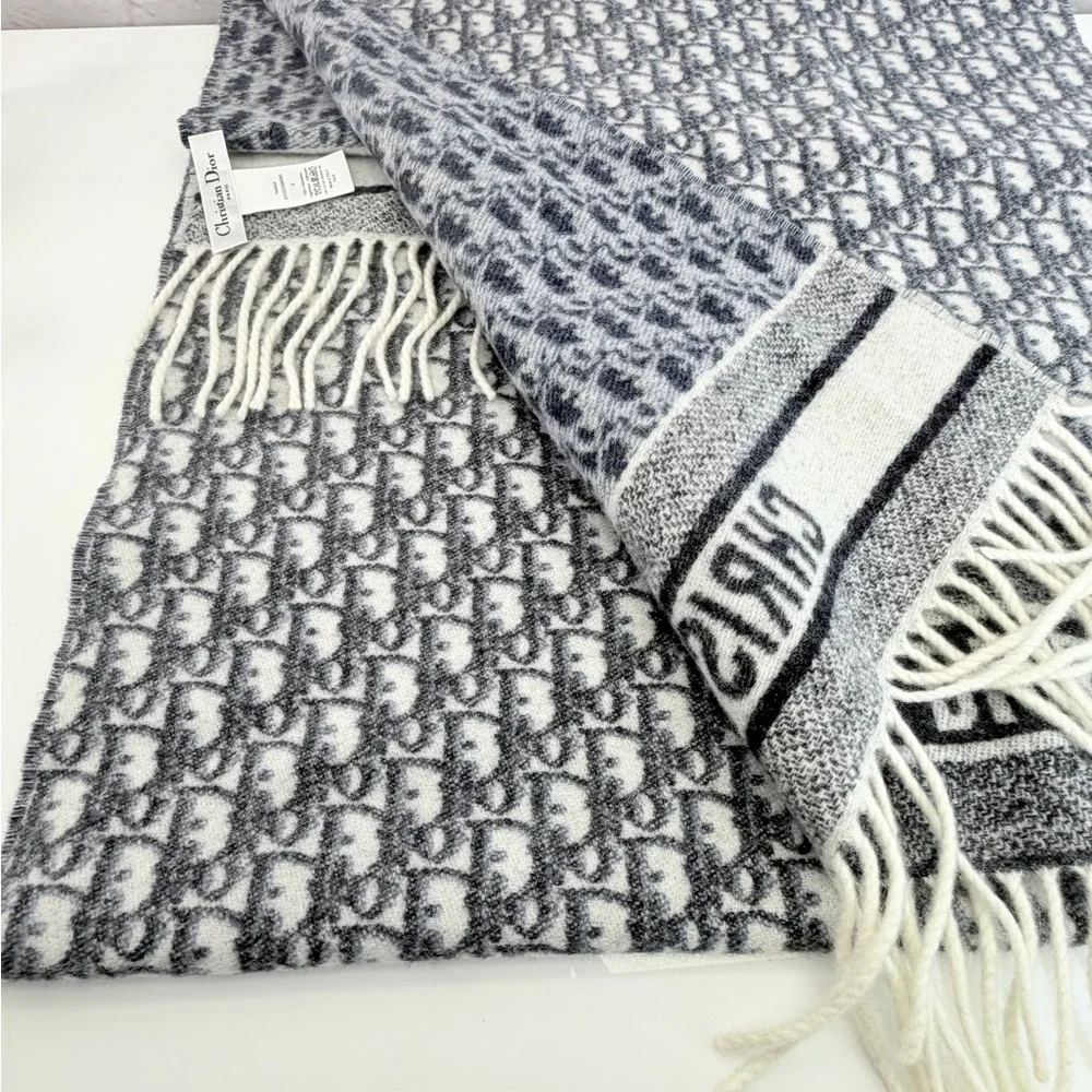 Dior 100% Cashmere Oblique Fringe Scarf - Picture 9 of 12